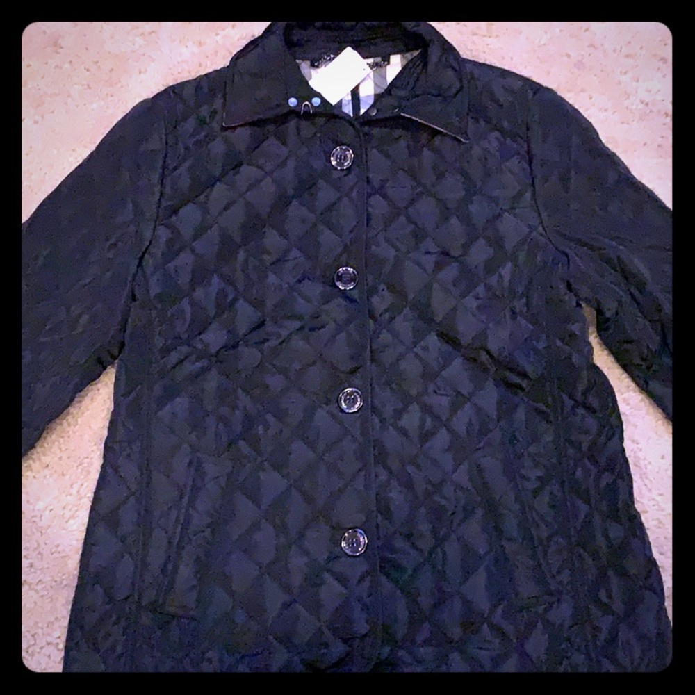 Burberry quilted women’s coat fits Med